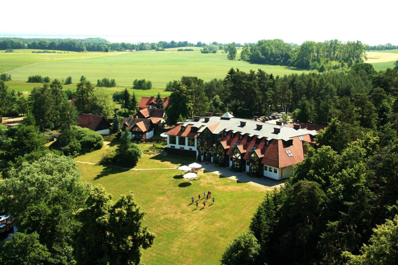 Pan Dom Pracy Tworczej W Wierzbie Wierzba Buitenkant foto