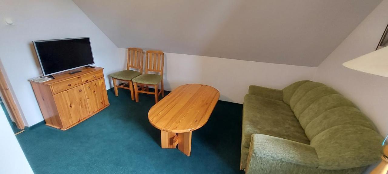 Pan Dom Pracy Tworczej W Wierzbie Wierzba Buitenkant foto